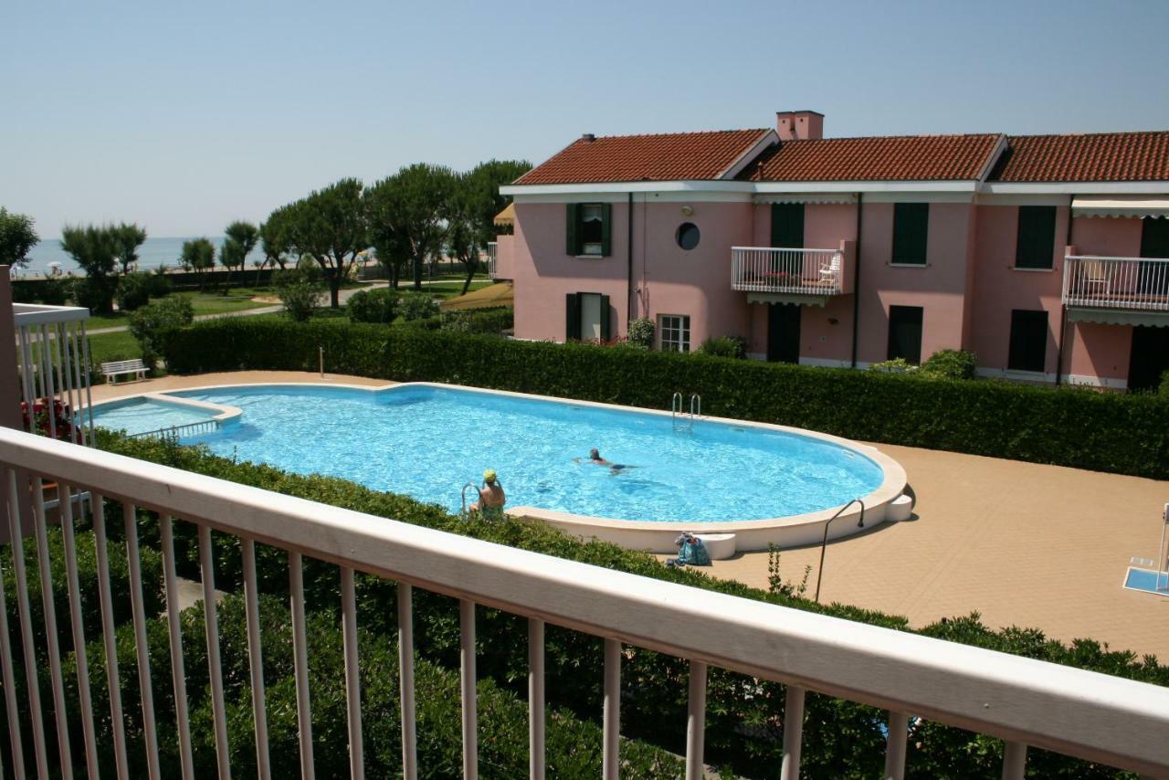 Seaside Terrace & Pool Getaway Lägenhet Cavallino-Treporti Exteriör bild